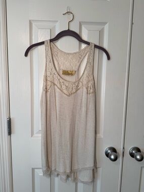 Delicate Lace Yoke Cream Tank
